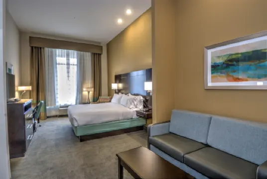 Holiday Inn Express & Suites AUSTIN SOUTH by IHG
