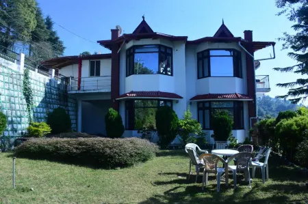 Hotel Goludev Valley View Отели рядом с достопримечательностью «Shree Kainchi Hanuman Mandir»