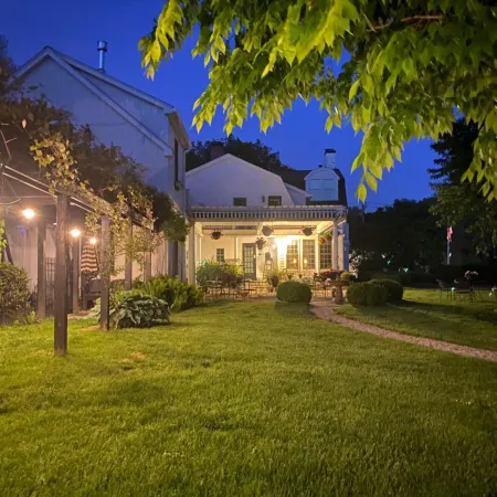 The Connecticut River Valley Inn Hartford South/Glastonbury Отели рядом с достопримечательностью «Тринити-колледж»