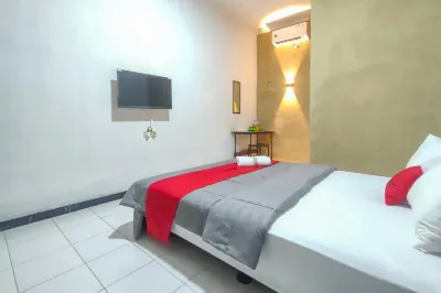 RedDoorz Syariah at Oemah 85 Purwokerto Hotels in West Purwokerto