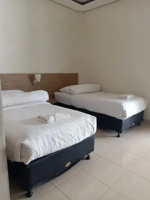 Hotel Agung Biak Hôtels à : 