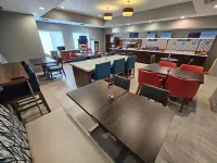 Holiday Inn Express & Suites CINCINNATI-BLUE ASH by IHG - petit déjeuner