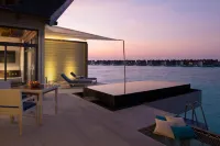 KUREDHIVARU RESORT & SPA MALDIVES - Pools