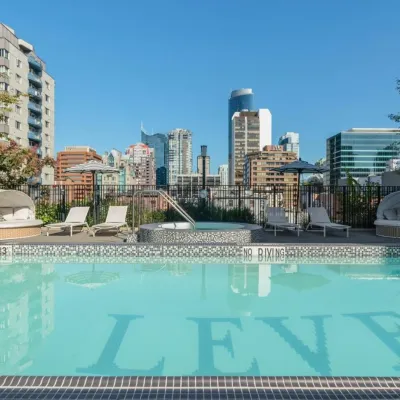 Level Vancouver Yaletown - Seymour Отели рядом с достопримечательностью «Улица Робсон-стрит»