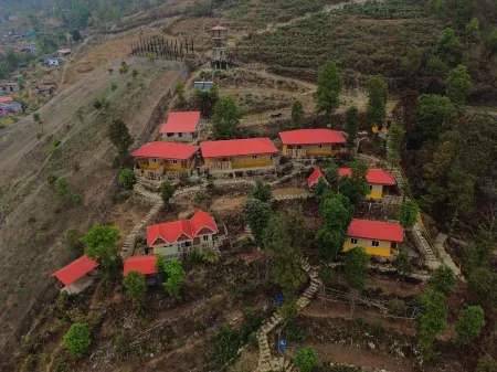 Naya Gaun Eco Resort Отели в г. Каскикот
