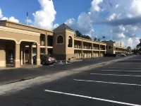 Super 8 by Wyndham Augusta - Motels