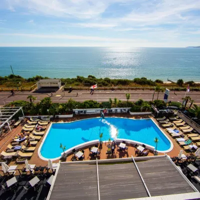 Cumberland Hotel - Oceana Collection Отели рядом с достопримечательностью «Пляж Мадефорд»