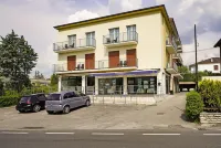 Appartamenti Alle Mura Hotels in Lazise Old Town