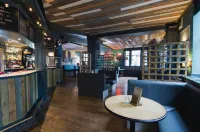 The Royal Hotel and Bar Hotels in Lancaster District