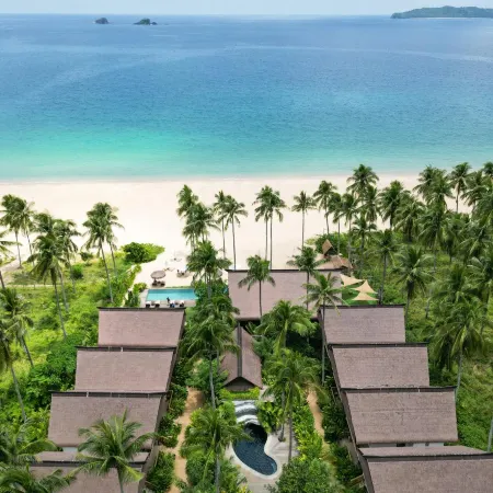 Angkla Beach Club & Boutique Resort Отели рядом с достопримечательностью «Пляж Накпан»