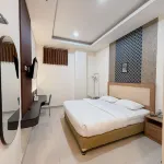Calista Beach Hotel Hotel dekat SIMPANG 5 PALAGIMATA