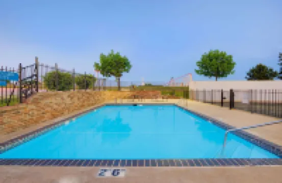 Super 8 by Wyndham Kansas City チョートー・タウンシップのホテル