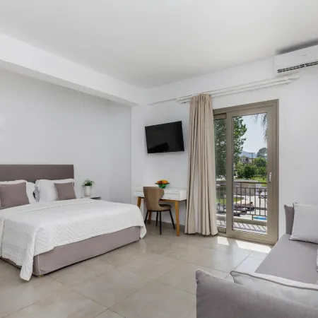 Stavros Beach Hotel