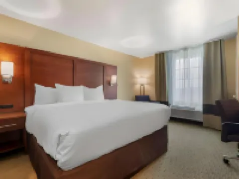 Comfort Inn & Suites Euless DFW West Hotels in Euless
