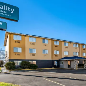 Quality Inn Dubuque on Hwy 20