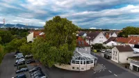 Zum grünen Baum Hotel Frankfurt Airport - Homestays