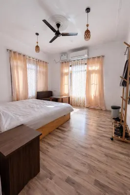 John's Homestay Srinagar - Stay Ride Hike