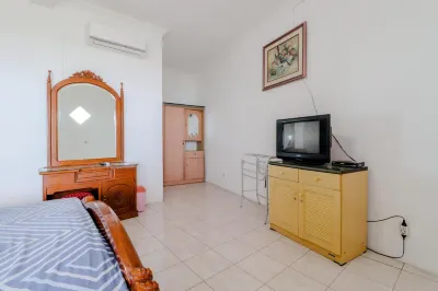 Adinda Beach Hotel and Villa Hotels in Parangtritis