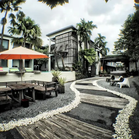 Paragon Inn