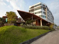 Whale Hua Hin Hotels near Pone Kingpeth Park