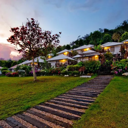 Samed Cliff Resort Отели рядом с достопримечательностью «Кхао Лаем Я»