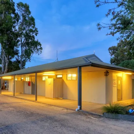 Yarrawonga Riverlands Tourist Park