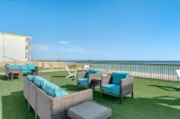 Chateau Beachfront Hotel, a by the Sea Resort - parking