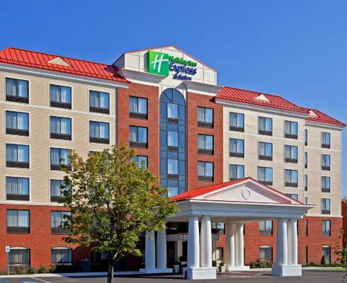 Holiday Inn Express & Suites ALBANY AIRPORT AREA - LATHAM by IHG Hotels in Latham