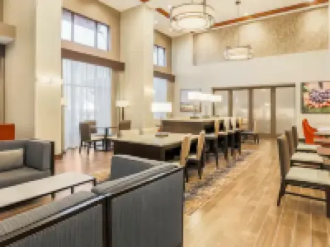 Hampton Inn & Suites Windsor - Sonoma Wine Country Hotels in Windsor