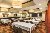 La Quinta Inn & Suites by Wyndham Fargo-Medical Center