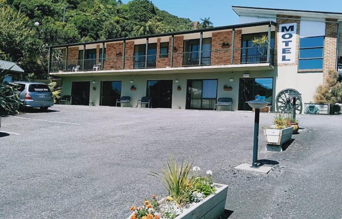 Sundowner Motel