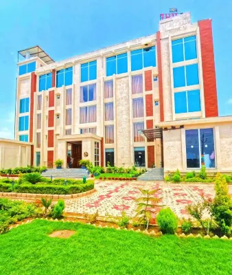 7 Hills Hotel & Resort Hôtels à : Nalanda