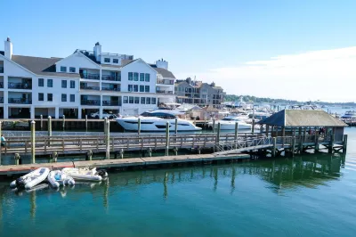 Harborside Inn Hotel di Newport