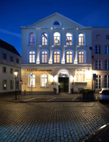 呂貝克TOP城市線經典老城酒店