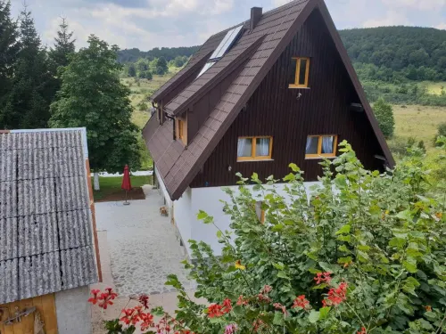 Rustic Inn River فنادق في Prijeboj