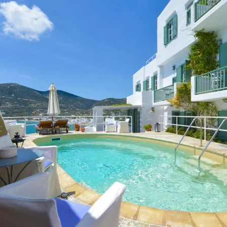 Niriedes Hotel