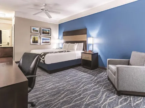 La Quinta Inn & Suites by Wyndham Phoenix I-10 West