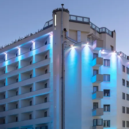 LHP Napoli Palace & Spa Отели рядом с достопримечательностью «Еденландиа»