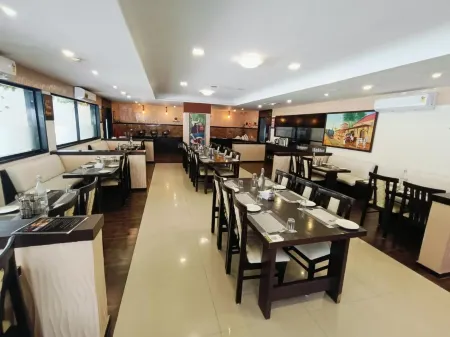 Presidency Landmark Отели рядом с достопримечательностью «Мирасол Лейк Гарден»