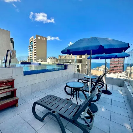 Midtown Hotel & Suites