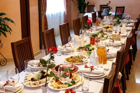 Edem Hotel Lviv Отели рядом с достопримечательностью «Арсенал»