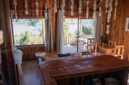 Antuquelen Lodge Cabañas Отели рядом с достопримечательностью «Колониальный немецкий музей»