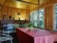 Chetyire Koronyi Hotel