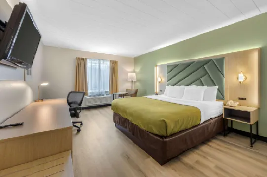 퀄리티 인 & 스위트 몬터레이 I-40