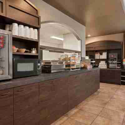 Days Inn by Wyndham Levis Dining/Meeting Rooms