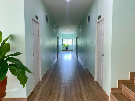 Phing Phing Apartment Отели рядом с достопримечательностью «Wing 5»