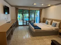 Blue Garden Resort Pattaya Hotels near Pattaya Tai