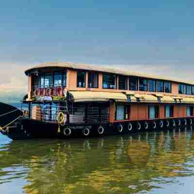 Harmony Houseboats Hotel Exterior