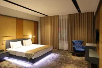 Astra Hotel - parking