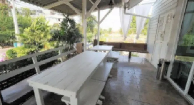 Baan Parinda (Pompom Home) Hoteles en Pran Buri